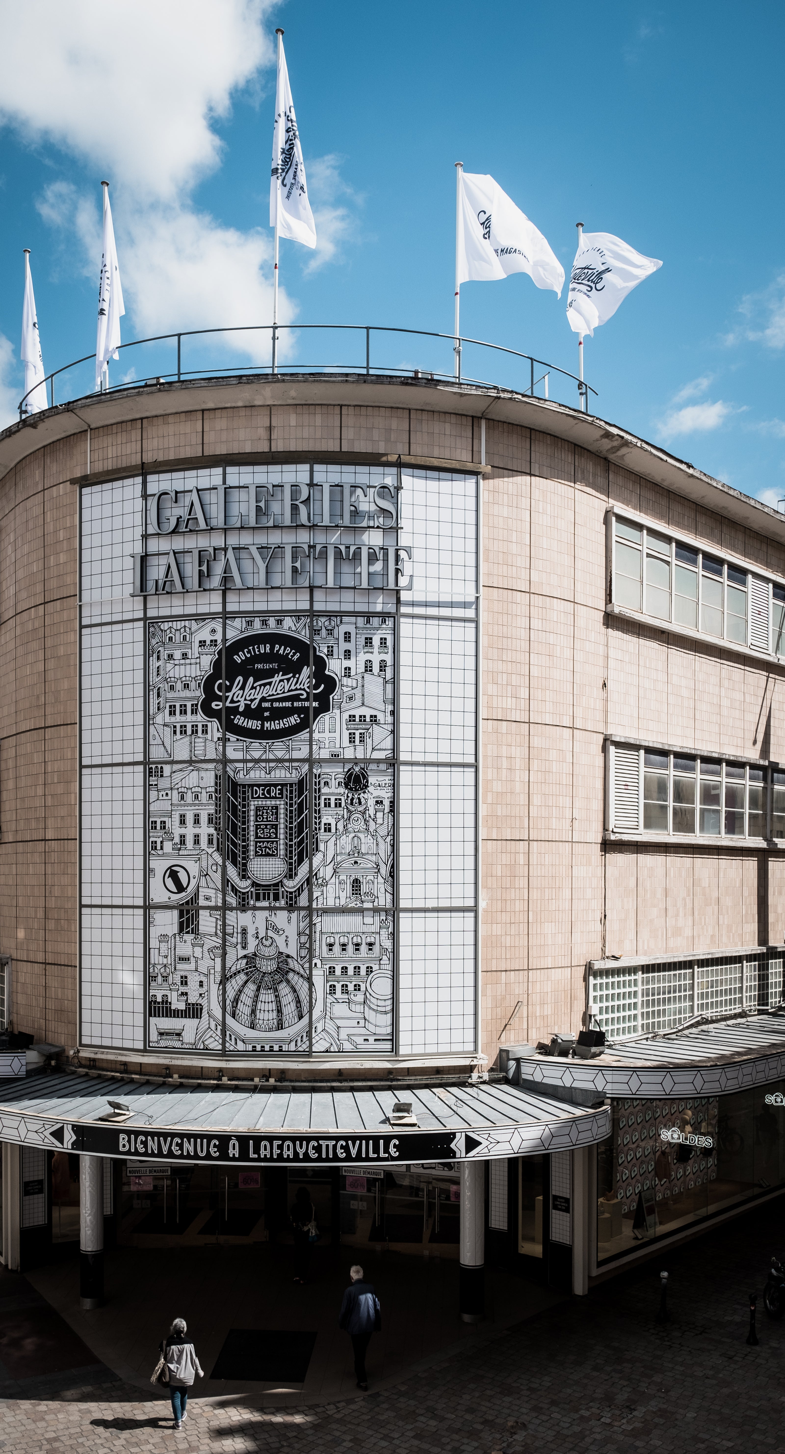 lafayetteville docteur paper facade exterieur Galeries Lafayette